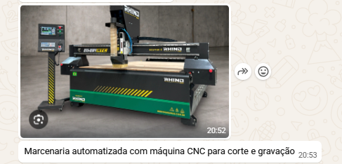 Marcenaria automatizada com máquina CNC para corte e gravação
